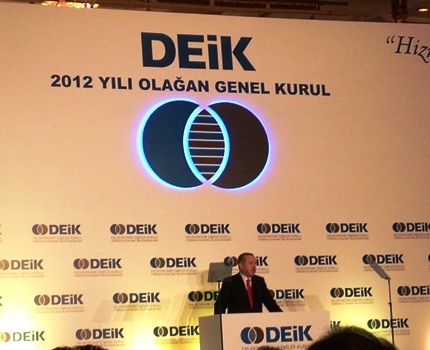 Başbakan Erdoğan DEİK Genel Kurulu’nda yaptığı konuşmada, ODTÜ’de öğrenci eylemlerini değerlendirirken muhalefeti, öğrencileri, hocaları ve medyayı eleştirdi (Epochtimes, 22 Aralık 2012)