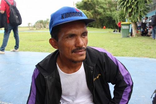 AirAsia uçağı kazasının en önemli görgü tanığı balıkçı Rahmat, Endonezya’nın Kampung Kubu köyünde yaşıyor. (Asari/Epoch Times)