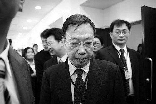 Tayvan, 2010 - Eski Sağlık Bakanı Yardımcısı ve organ nakli konusunda üst düzey yetkili Huang Jiefu. Huang, Çin’de idam edilen mahkumların organlarını kullanmayı durduracaklarını açıkladı (Bi-Long Song/The Epoch Times)