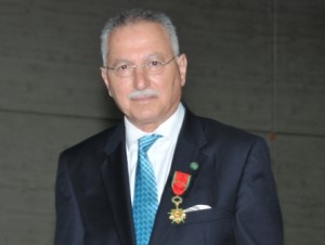 Ekmeleddin İhsanoğlu (kaynak: www.ihsanoglu.com)