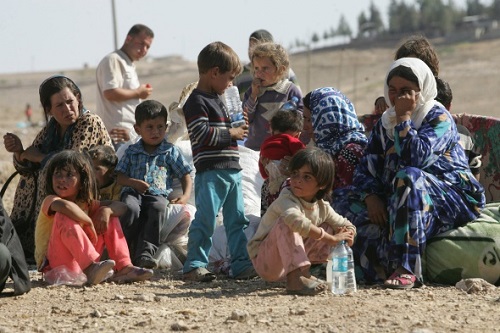 Sınırı geçen Suriyeliler göz yaşlarına boğuldu (Fotoğraf: İHA)