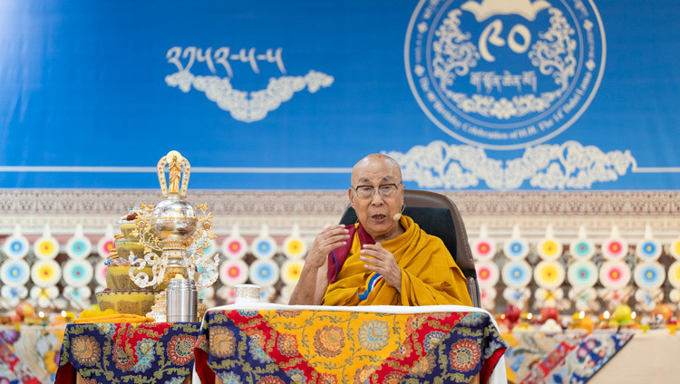 Dalai Lama 90. yaşını Dharamsala’daki tapınakta takipçileriyle birlikte dualar eşliğinde kutladı. (Fotoğraf: Tenzin Choejor)