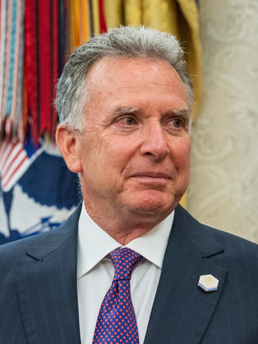 ABD Özel Temsilcisi Steve Feithkoff, Orta Doğu ziyareti sırasında basın mensuplarına açıklama yaparken. (Fotoğraf: Wikimedia)