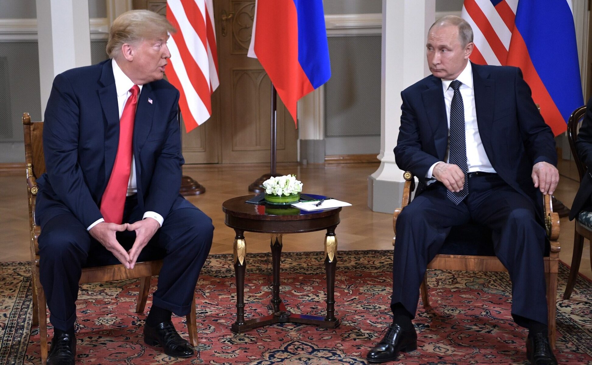 Vladimir Putin ve Donald Trump Helsinki’de. Fotoğraf: Wikimedia)