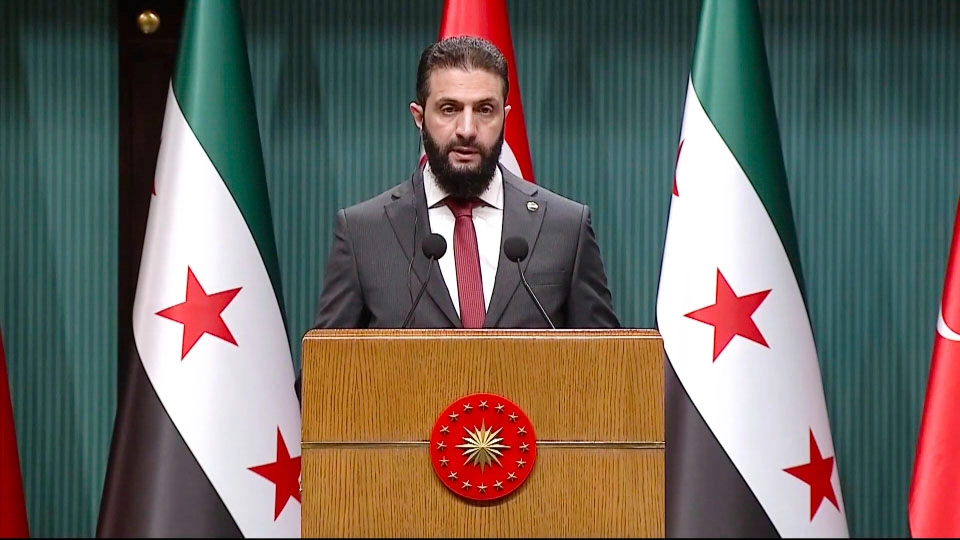 Suriye lideri Ahmed el-Şaraa, 4 Şubat 2025’te Türkiye'nin Ankara kentinde düzenlenen bir basın toplantısında. (Fotoğraf: Anadolu Ajansı/Reuters)
