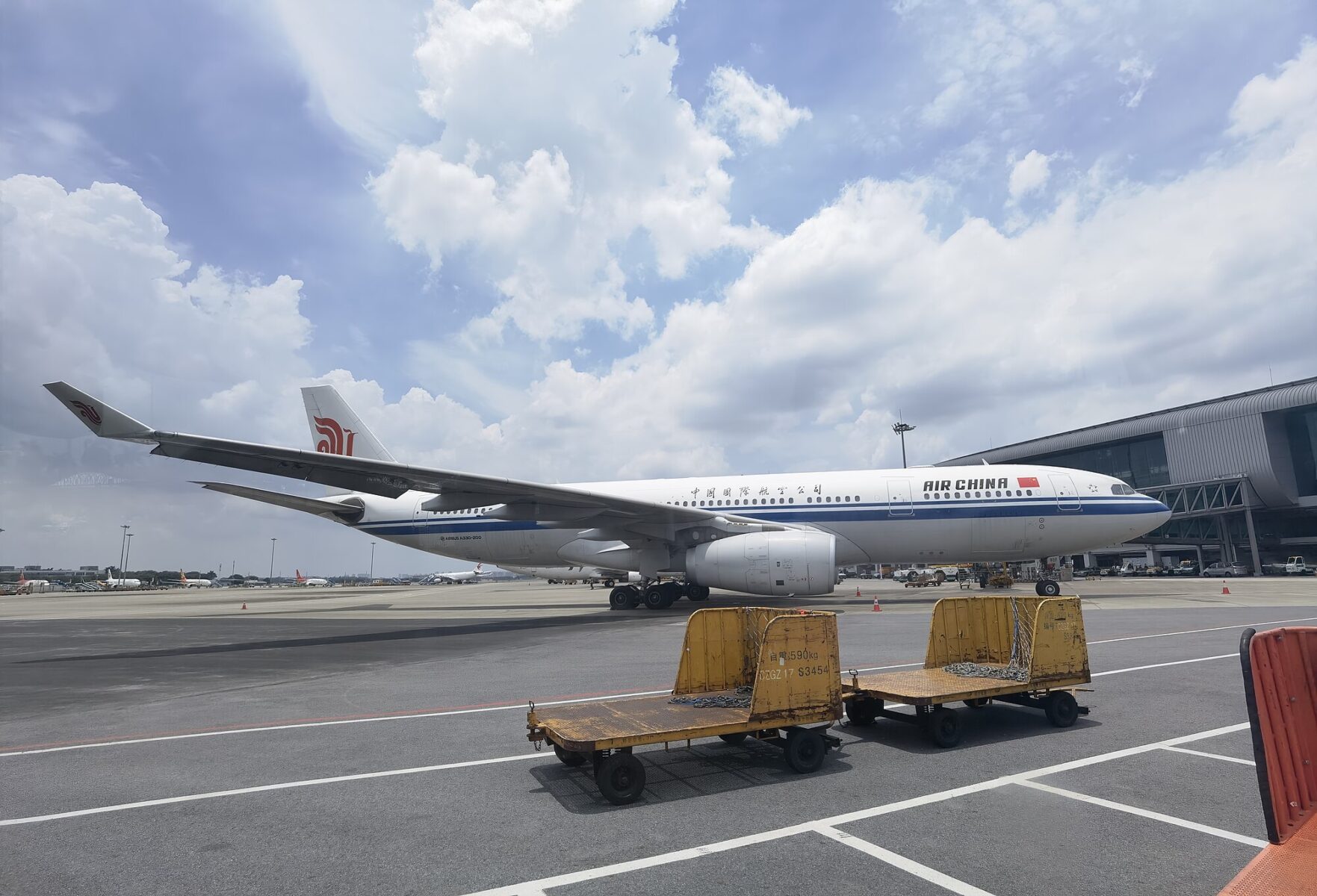 ABD, Çinli havayolu şirketlerinin Rus hava sahasını kullanarak sağladığı avantajı sona erdirmek istiyor. Air China A330-200 (B-5932) CAN Havalimanı'nda. (Fotoğraf: Wikimedia)