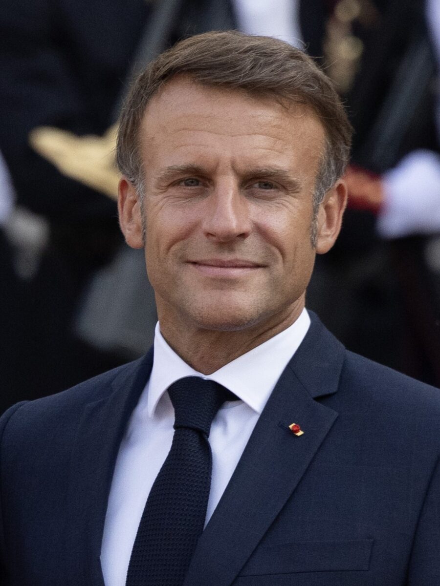 Fransa hükümeti Macron liderliğinde ekonomik kriz ve siyasi krizle mücadele ediyor.  Macron, Ağustos 2024’te. (Fotoğraf: Wikimedia)