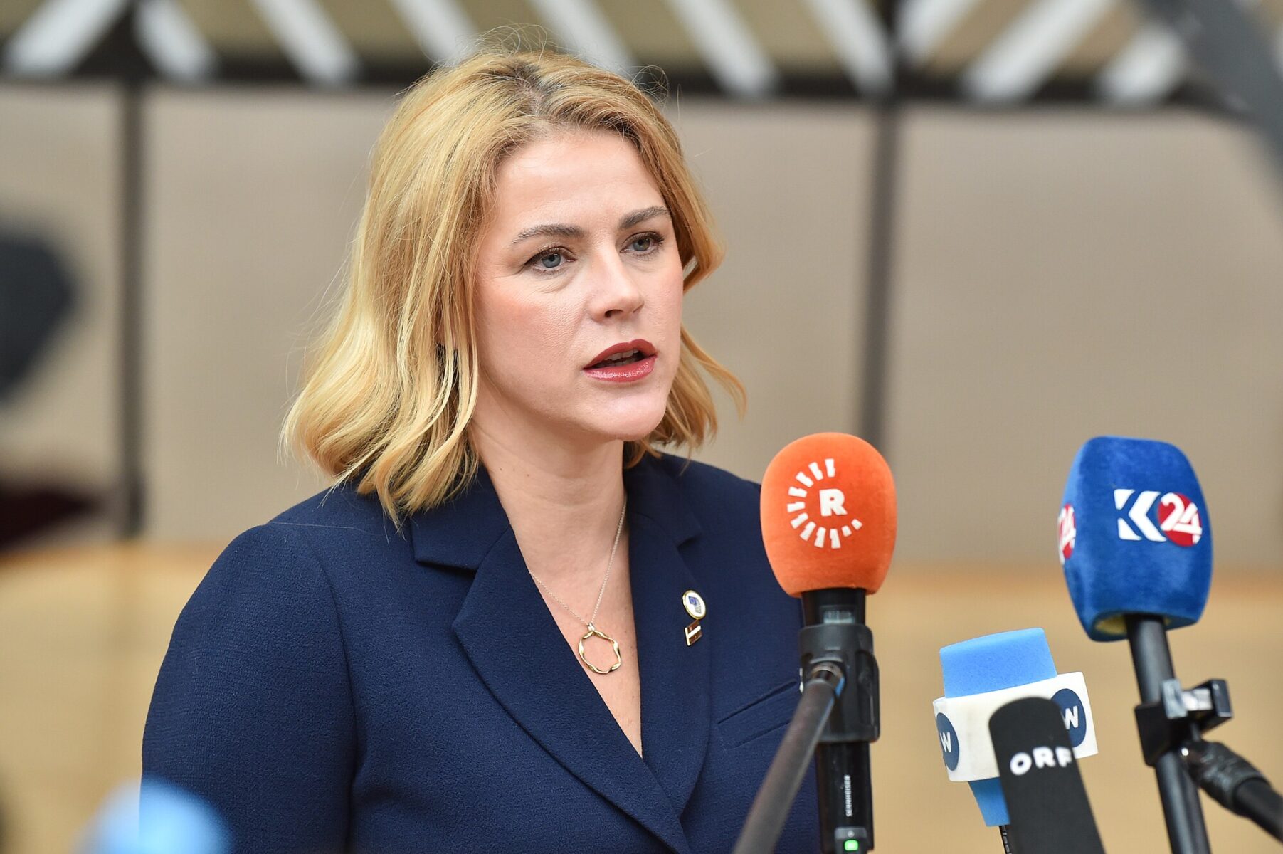 Letonya Başbakanı Evika Siliņa, 26 Haziran 2025 tarihinde gazetecilere konuştu. (Fotoğraf: Wikimedia)