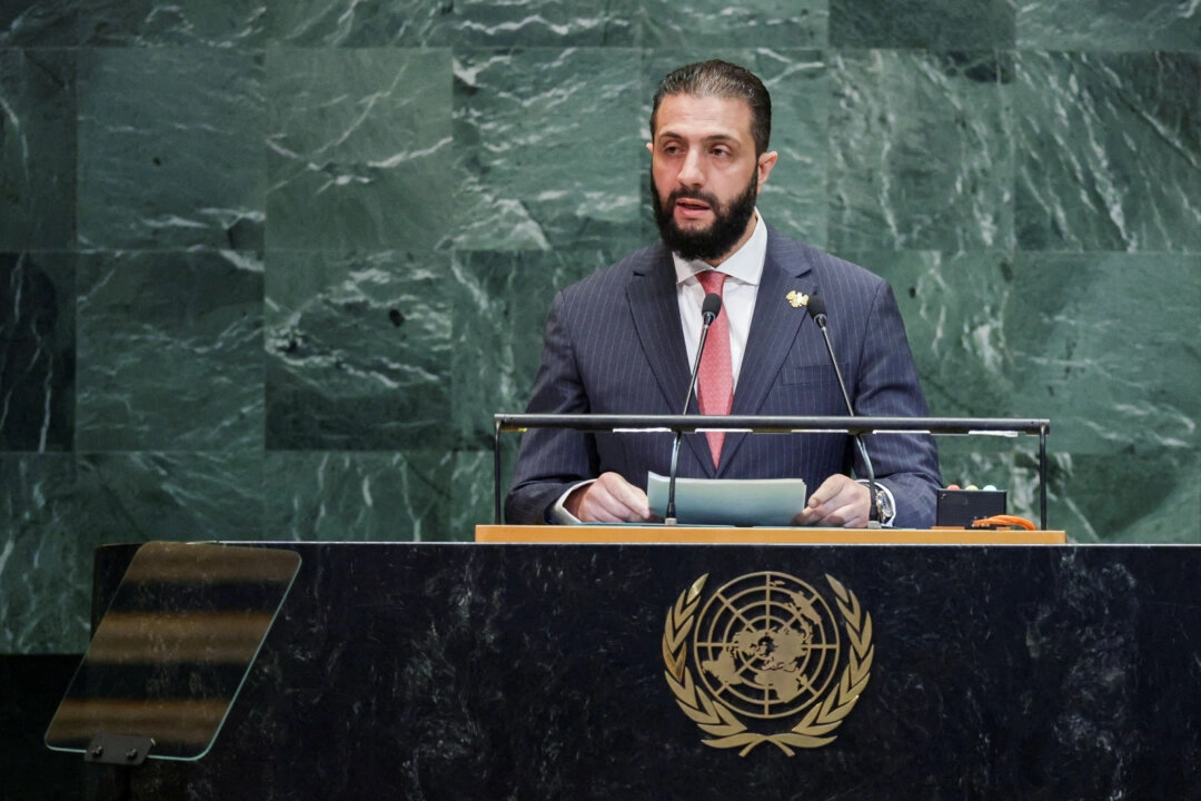 Suriye Devlet Başkanı Ahmed el-Şaraa, 24 Eylül 2025’te New York’taki BM Genel Merkezi’nde 80. BM Genel Kurulu’na (UNGA) hitap ediyor. (Fotoğraf: Jeenah Moon/Reuters)
