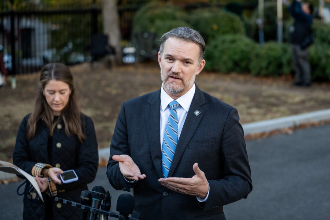 Amerika Birleşik Devletleri Ticaret Temsilcisi Jamieson Greer, 30 Ekim 2025'te Beyaz Saray'da gazetecilere konuşuyor. (Fotoğraf: Madalina Kilroy/The Epoch Times)
