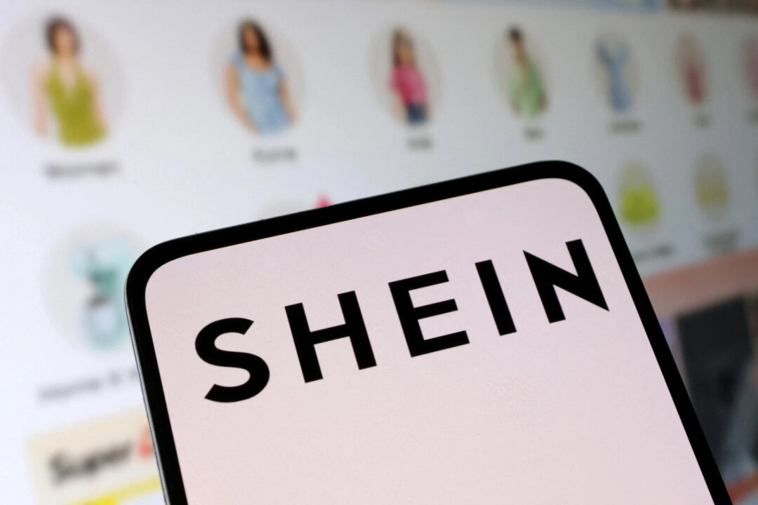 Shein logosu ve onların web mağazası, 16 Mayıs 2024’te çekilen bu illüstrasyonda görülüyor. (Fotoğraf: Dado Ruvic/Reuters)