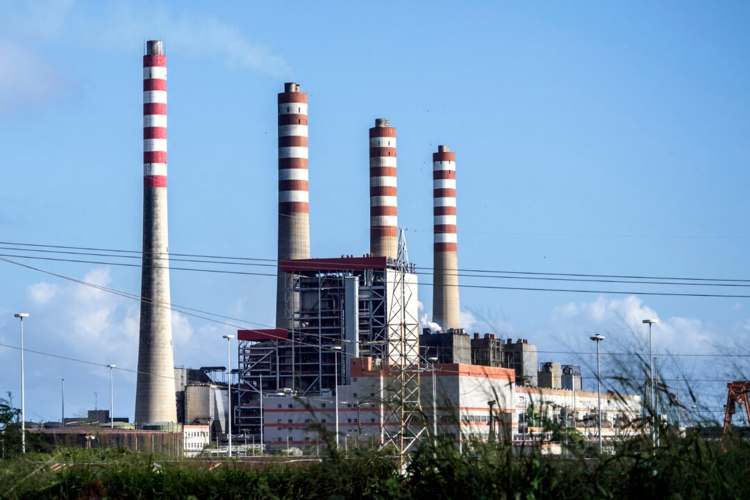 ABD Venezuela petrolünü devraldı, Çin ise petrol akışının dışında kaldı. Pekin milyarlarca dolarlık kayıpla karşı karşıya. 11 Ocak 2026 tarihinde Venezuela’nın Carabobo eyaletine bağlı Puerto Cabello kentinde bulunan El Palito rafinerisinin görünümü. (Fotoğraf: The Epoch Times aracılığıyla, Maryorin Mendez, AFP - Getty Images)