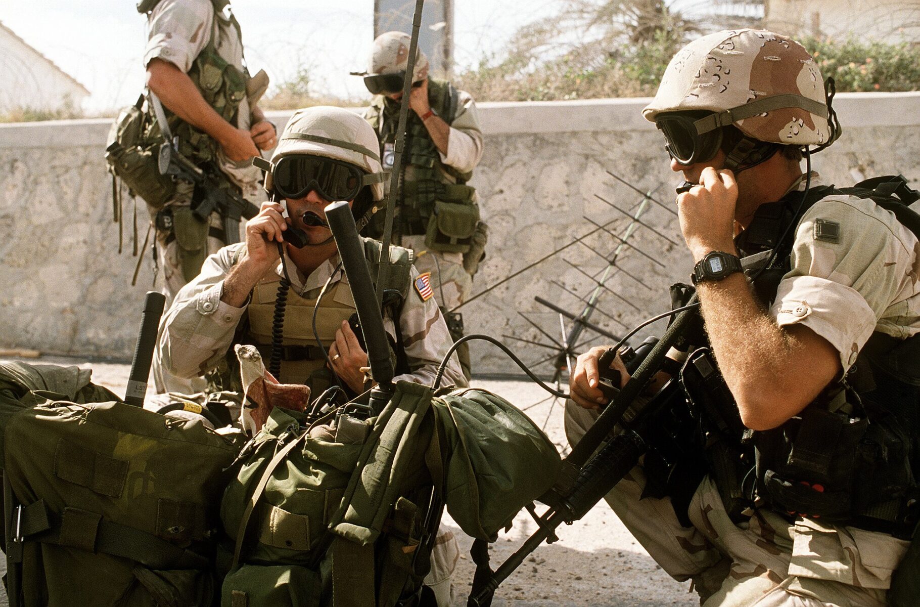 UNOSOM sırasında Mogadişu Havalimanı’nda tatbikat yapan ABD askerleri. (Fotoğraf: Wikimedia)
