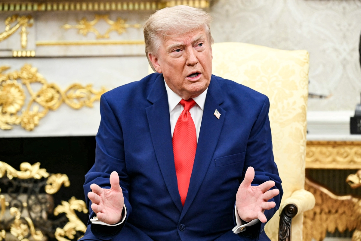 Trump, ABD'nin mühimmat stoklarının yüksek olduğunu açıkladı.    Trump, Lübnan Cumhurbaşkanı Joseph Aoun ile yaptığı görüşme sırasında konuşurken. 21 Temmuz 2026, Oval Ofis, Beyaz Saray, Washington. (Fotoğraf: Saul Loeb, AFP – Getty Images, The Epoch Times aracılığıyla)