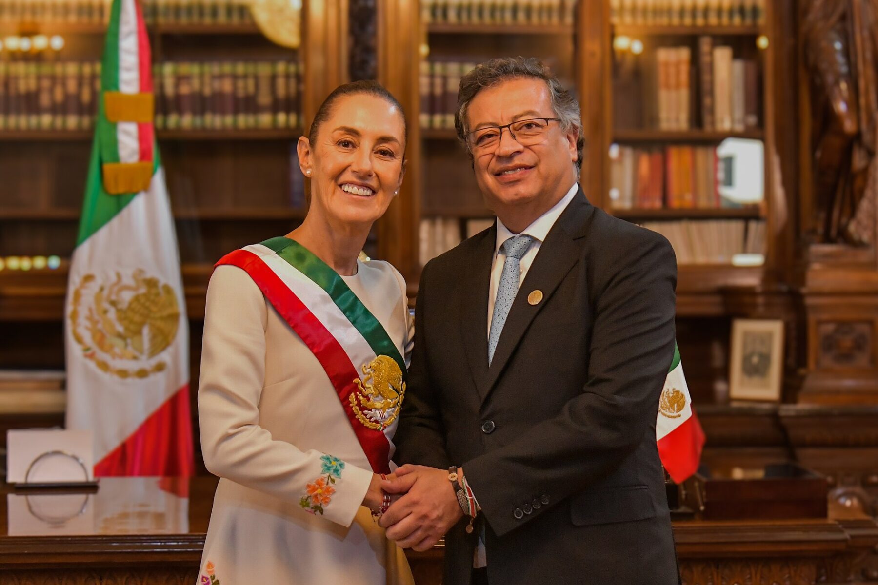 Meksika Devlet Başkanı Claudia Sheinbaum, qigong yaptığını açıkladı ve ülkede qigong federasyonu kurulmasını önerdi. Meksika Devlet Başkanı Claudia Sheinbaum, Kolombiya Devlet Başkanı Gustavo Petro ile. (Fotoğraf: Wikimedia)