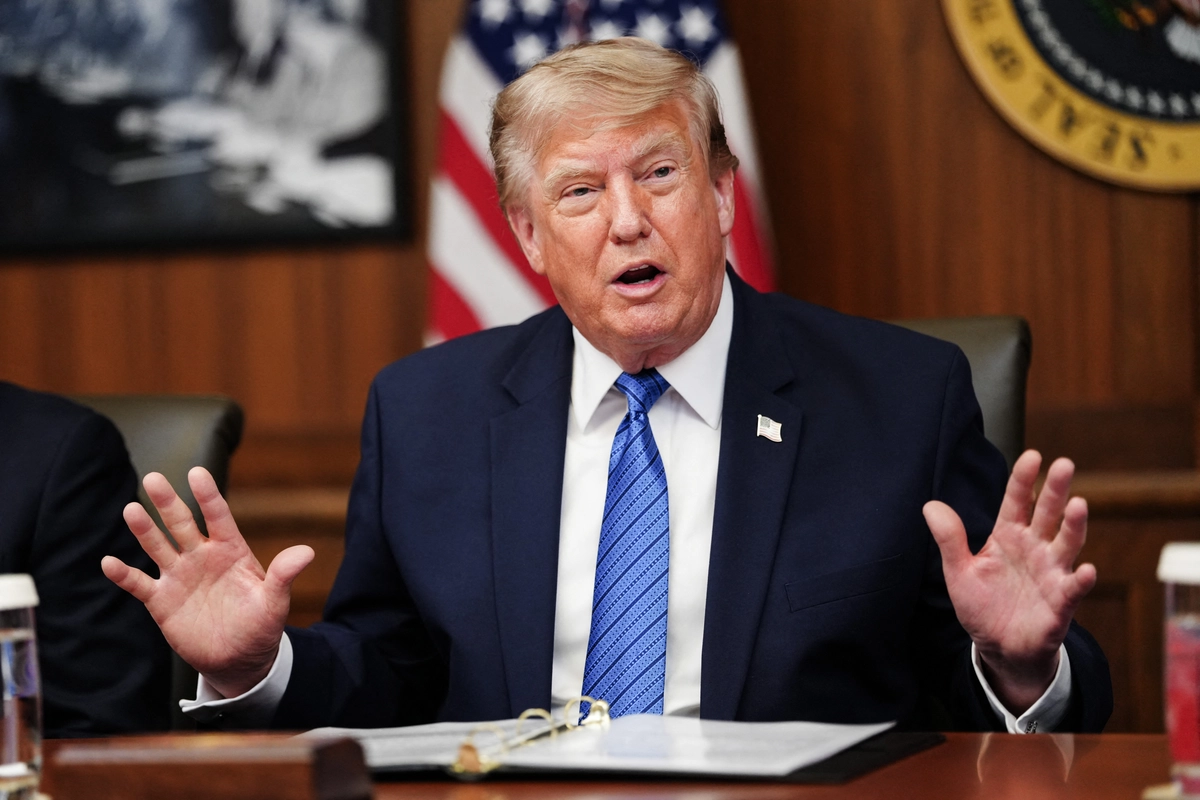 ABD İran geriliminde Trump’tan yeni açıklama geldi. Washington’ın müzakere tutumu ve Hürmüz Boğazı’ndaki gelişmeler gündemde. Trump, 31 Temmuz 2026’da Maryland’deki Camp David’de düzenlenen Kabine toplantısında konuşurken. (Fotoğraf: Aaron Schwartz, AFP – Getty Images, The Epoch Times aracılığıyla)