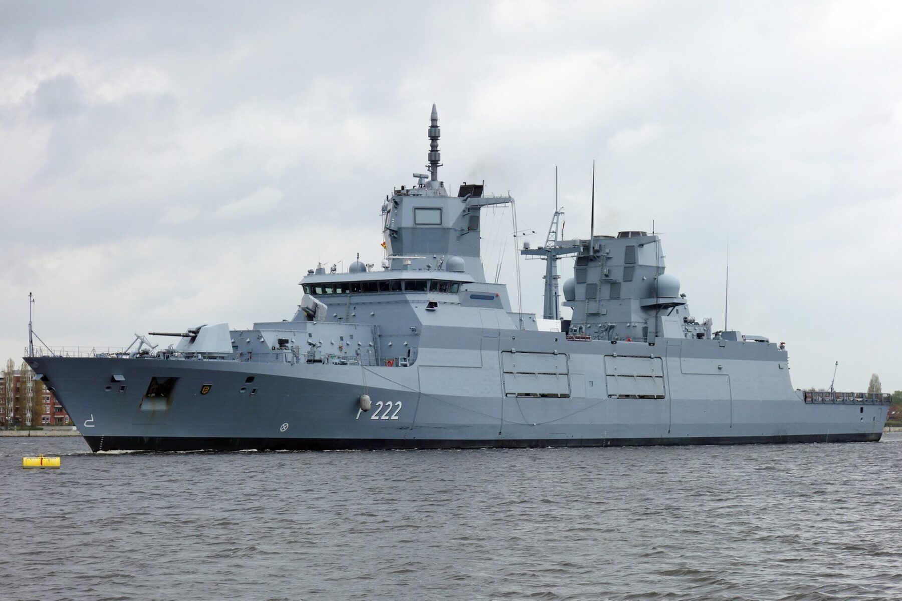 Almanya, İsrail yapımı LORA balistik füzesini Kuzey Atlantik'te test etti. Berlin, uzun menzilli füze kapasitesini geliştirmeye hazırlanıyor. F125 Baden-Wuerttemberg F222. (Fotoğraf: Wikimedia)
