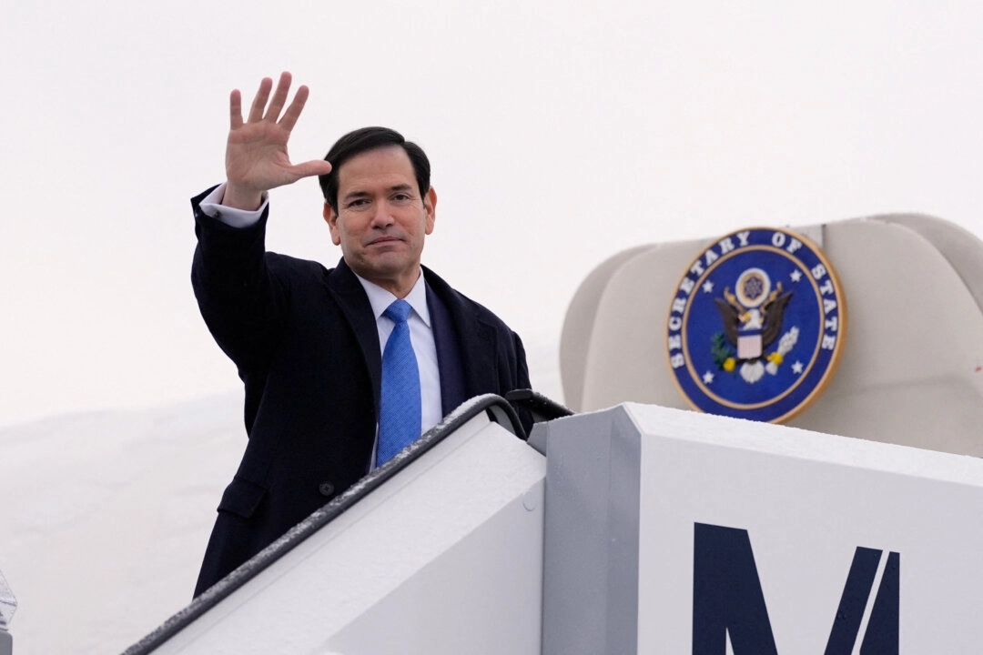ABD, İran bağlantılı Küba devlet bankası Banco Internacional de Comercio S.A.'ya yaptırım uyguladı. Marco Rubio, 15 Şubat 2026’da Münih’ten ayrılırken. (Fotoğraf: The Epoch Times aracılığıyla, Alex Brandon, Reuters)