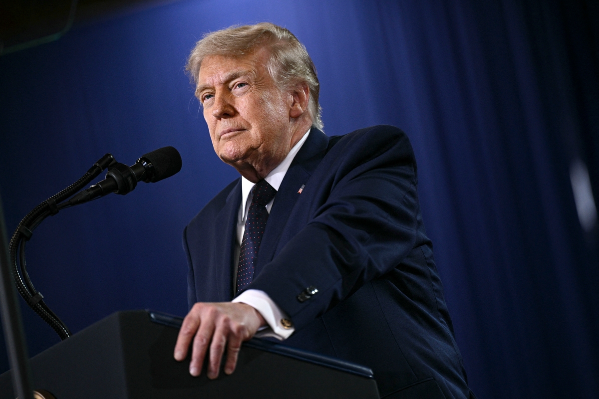 ABD Başkanı Donald Trump, Rus petrolü ve doğal gazı alan ülkelere yönelik yaptırımları geçici olarak askıya aldı. Kararın enerji piyasalarına etkileri gündemde. Trump, 22 Mayıs 2026’da New York’ta. (Fotoğraf: Brendan Smialowski, AFP – Getty Images, The Epoch Times aracılığıyla)