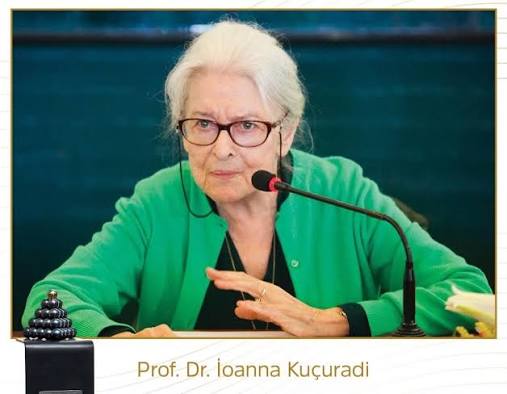 Türkiye'nin önde gelen felsefecilerinden Prof.Dr. İoanna Kuçuradi hayatını kaybetti. (Fotoğraf: Aydın Doğan Vakfı Ödül Töreni)