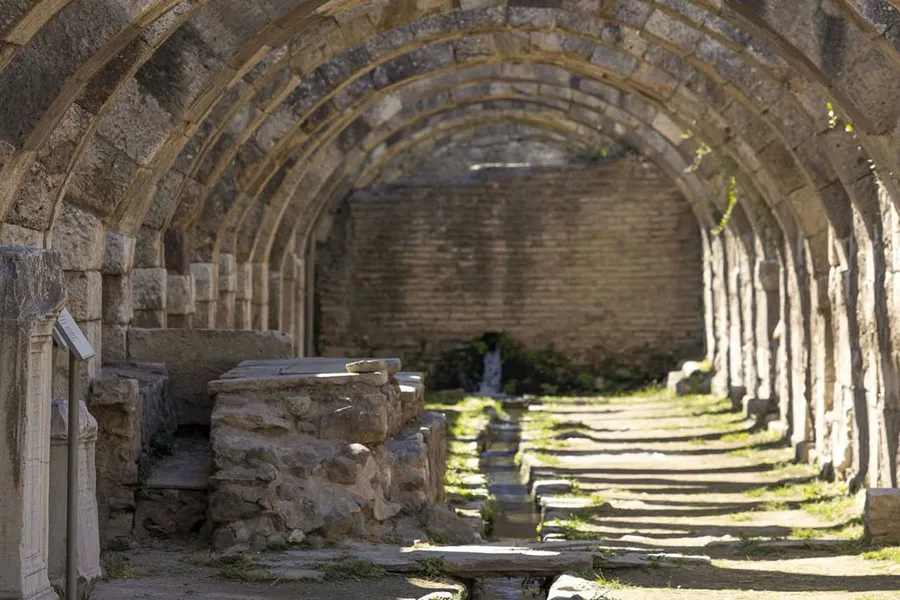 İzmir'deki Smyrna Antik Kenti'nde üç yeni mekan ve duvar resimleri bulundu. (Fotoğraf: İzmir BB)
