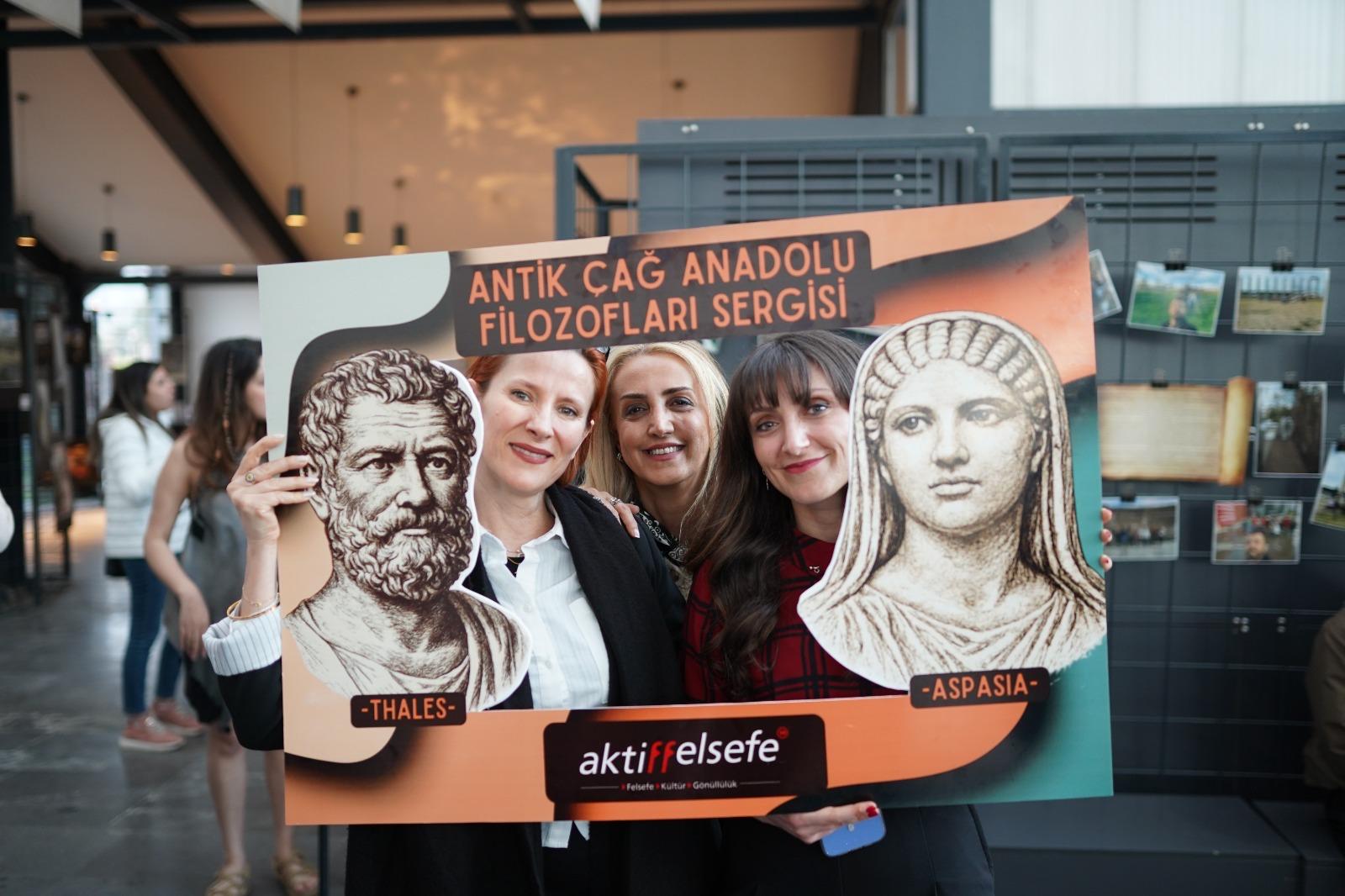 Antikçağ Anadolu Filozofları Sergisi İzmir’de Açıldı: Yeşilova Höyüğü’nde Yoğun İlgi