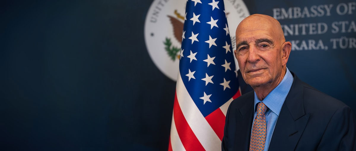 Tom Barrack: Osmanlı ve İngilizler gitti, şimdi burada biz varız. (Fotoğraf: ABD Türkiye Konsolosluğu web sayfası)