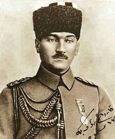 Mustafa Kemal Paşanın Samsun’a görevlendirildiği fotoğraf. (17 Nisan 1919) Fotoğraf: samsun.gov.tr