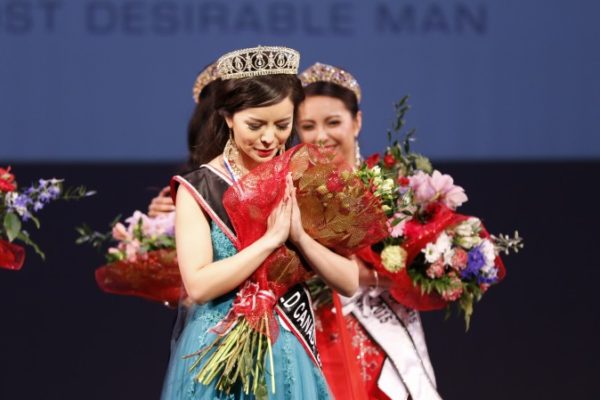 Anastasia Lin, 16 Mayıs 2015 tarihinde Kanada'da düzenlenen yarışmada Miss Kanada seçildi. (Andrew Chin)