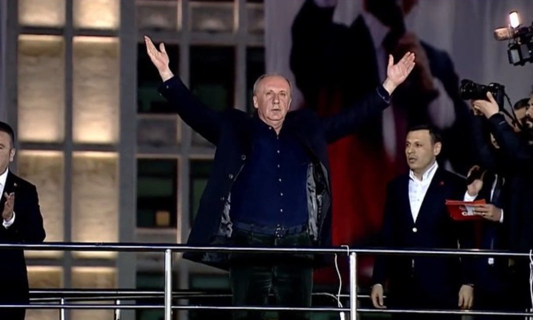 Muharrem İnce CHP'ye geri döndü. (Fotoğraf-İnstagram)