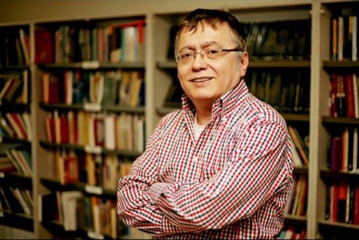 Gazeteci Hikmet ÇETİNKAYA. (Fotoğraf: İnstagram)