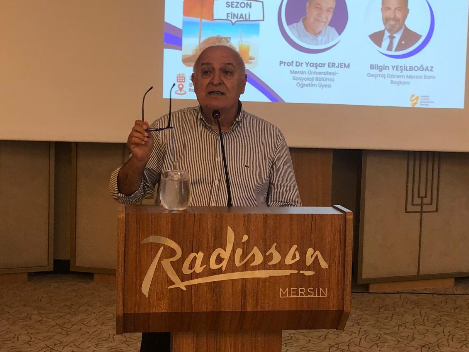 Mersin İstişare Kurulu "Türkiye'de Yolsuzlukla Mücadele Yöntemleri" konulu toplantısını gerçekleştirdi. (Fotoğraf: Hikmet Durgun)