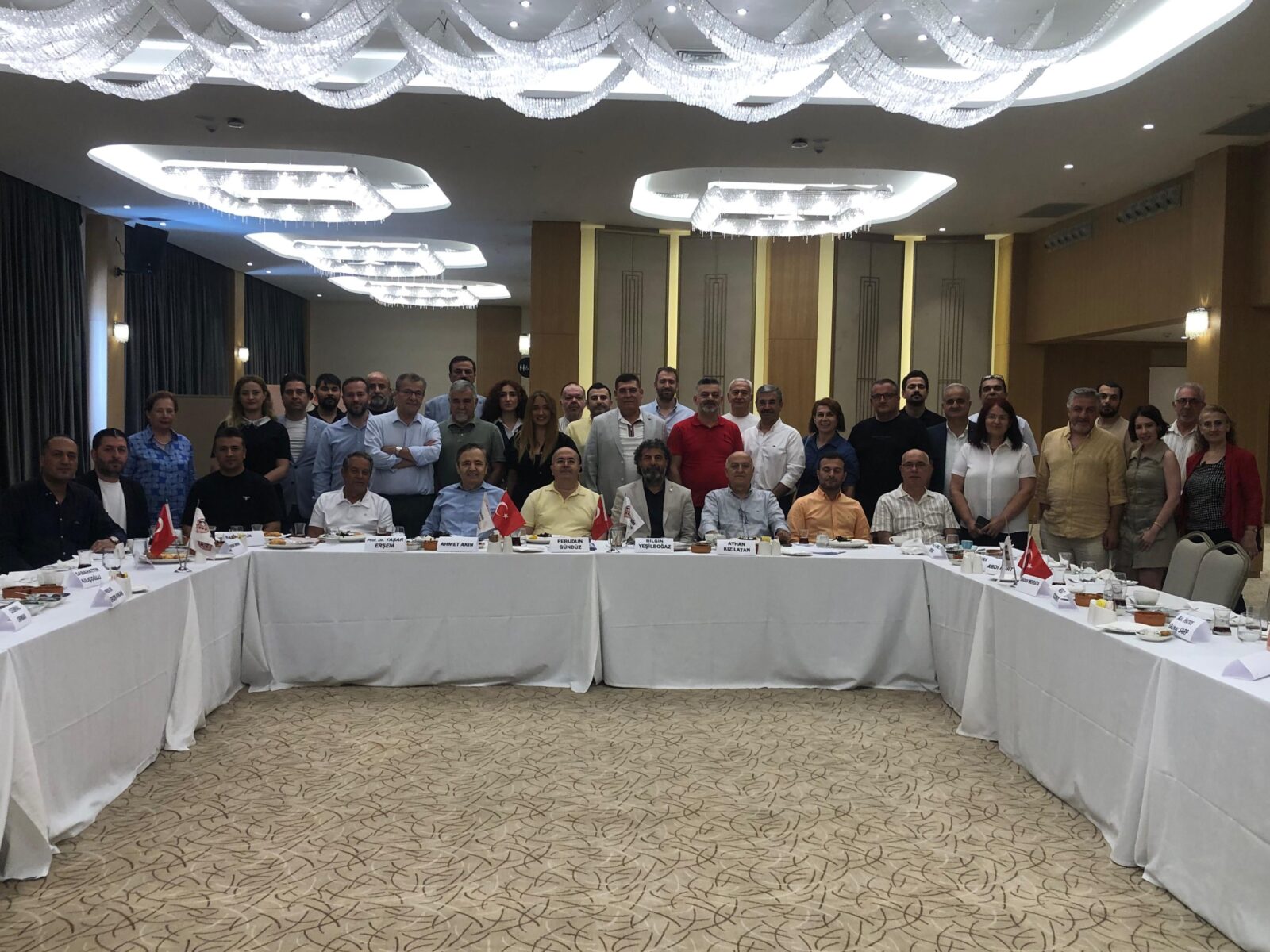 Mersin İstişare Kurulu "Türkiye'de Yolsuzlukla Mücadele Yöntemleri" konulu toplantısını gerçekleştirdi. (Fotoğraf: Hikmet Durgun)