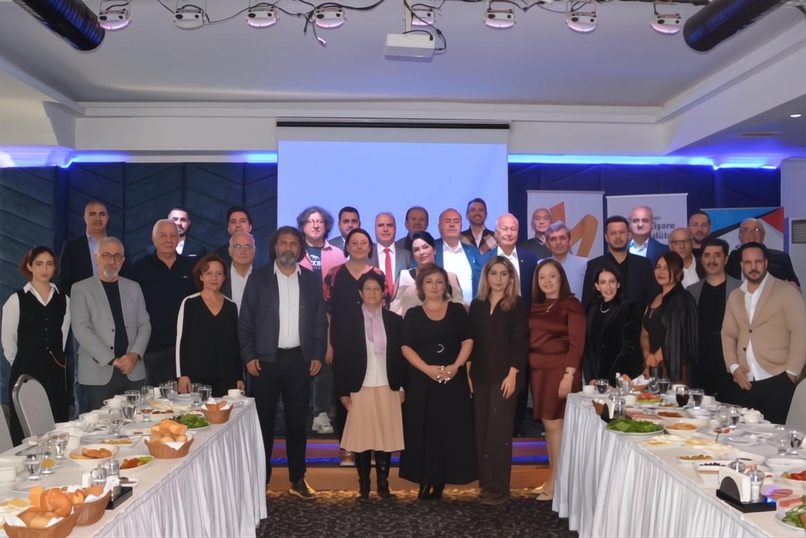 Mersin İstişare Kulübü, Kasım ayı toplantısında çevre ve atık yönetimi konularını ele aldığı “Çevre Sorunları ve Çözüm Önerileri” başlıklı bir buluşma gerçekleştirdi.