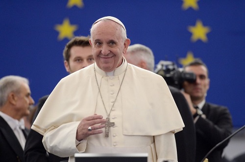 Papa Francis, Avrupa Parlamentosu ziyareti sırasında; Fransa, 25 Kasım 2014 (Patrick Hertzog/AFP/Getty Images)