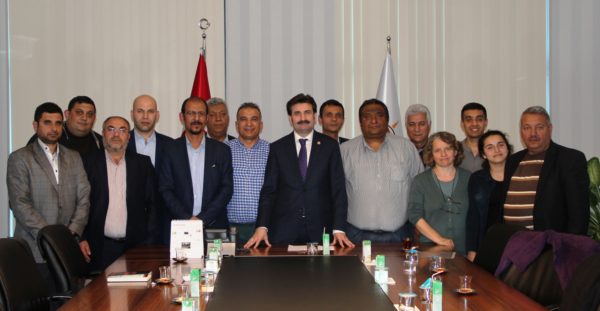 Türkiye Roman Hakları Forumu (ROMFO) üyeleri AK Parti Gn. Bşk. Yrd. Ayhan Sefer Üstün ile bir araya geldi. 