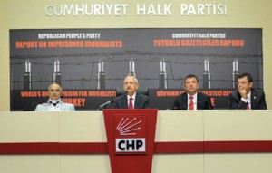 CHP “Tutuklu Gazeteciler Raporu”nu bir basın toplantısı ile açıkladı (Resim: CHP websitesi)