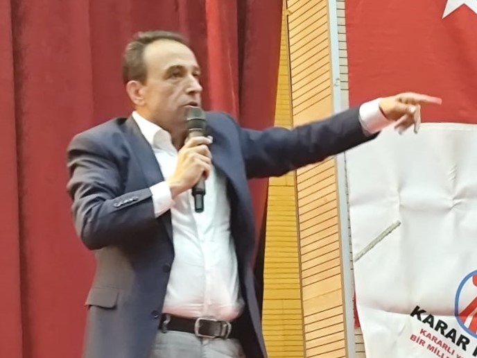 Karar Parti Genel Başkanı Yaşar Aydın, Mersin Kongresinde konuştu. (Fotoğraf: Mehmet Açık, Güncel Haber Ajansı)