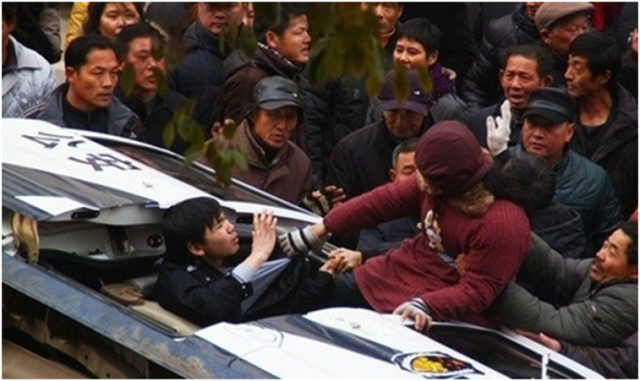 Çin, Hebey eyaletinde halk ayaklanması. Ocak 2013 / Fotoğraf: epochtimes.com