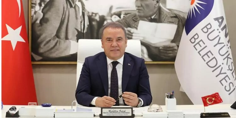 Antalya Büyükşehir Belediye Başkanı Muhittin Böcek Görevden Uzaklaştırıldı