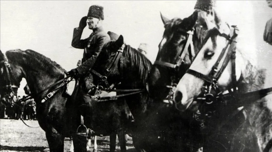 26 Ağustos 1922’de Mustafa Kemal Atatürk, Afyon Kocatepe’de. (Fotoğraf: Arşiv-Genel Kurmay Başkanlığı)