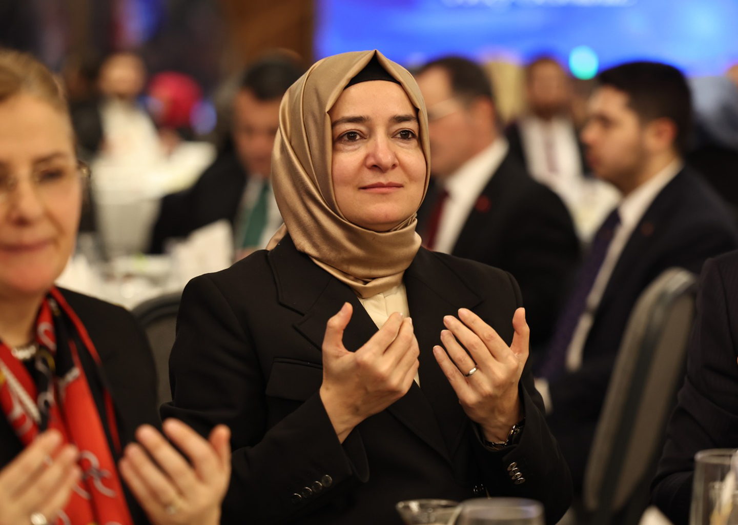 AKP'li Fatma Betül Sayan Kaya istifa etti (Fotoğraf:www.betülsayan.com)