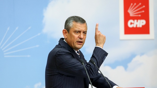 CHP Genel Başkanı Özgür Özel: Türkiye Artık Bir Yol Ayrımında Tüm Muhalefet Tehdit Altında (Fotoğraf: CHP)