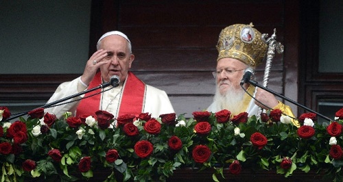 Papa Francis ve Fener Rum Patriği Bartholomeos katıldıkları ayinin ardından ortak bir bildiriye imza attı (İHA)