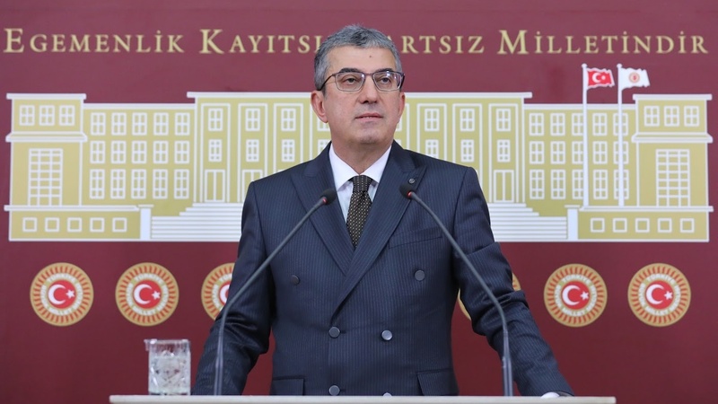 TBMM grup başkanvekilliği görevinden alınan Gökhan Günaydın, görevine iade edildi.