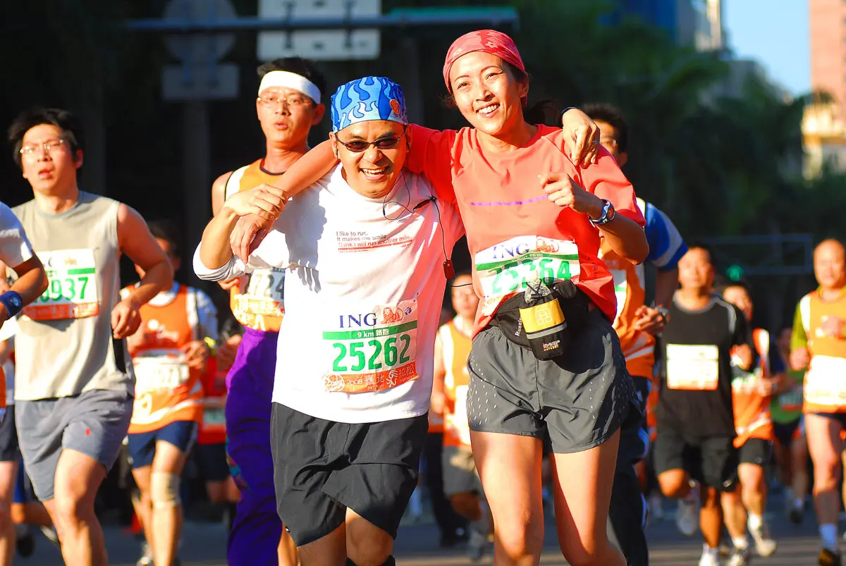 Spor Fotoğrafçılığı Ödülü İlk Defa Verilecek. “Destek” — Jeans Tsai / Tayvan. İkinci NTD Uluslararası Fotoğrafçılık Yarışması Haberler ve Küresel Olaylar kategorisi Üstün Teknik Ödülü sahibi. (NTD Uluslararası Fotoğrafçılık Yarışması’nın izniyle.)