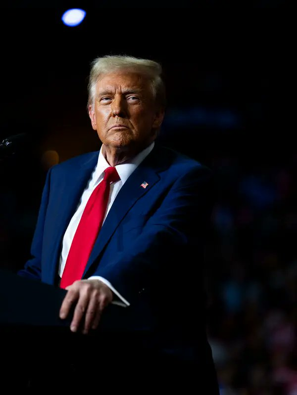 Trump, İran’a yönelik planları olduğunu belirtti; ancak henüz askerî müdahale kararı vermediğini açıkladı. (Fotoğraf: X, RealPNavarro)