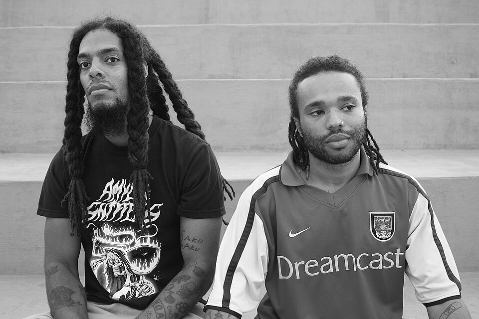 Birleşik Krallık grime-punk ikilisi Bob Vylan, Venice Beach, Kaliforniya'da - Ekim 2022. (Fotoğraf: Ithaka Darin Pappas, Wikimedia)