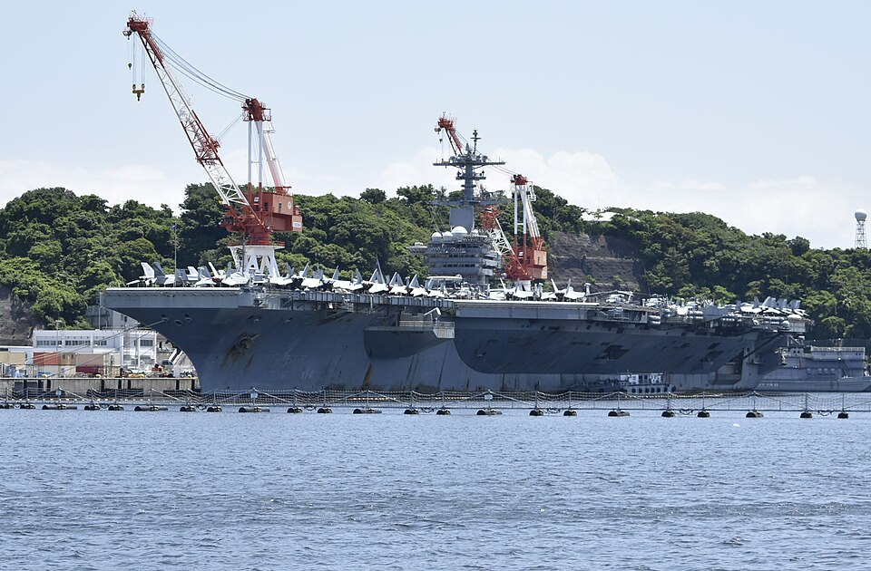 ABD, Arap Denizi’nde USS Abraham Lincoln uçak gemisine yaklaşan İran İHA’sını F-35 uçağıyla düşürdü. Tansiyon yükseliyor. (Fotoğraf: Wikimedia)