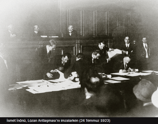 24 Temmuz 1923 tarihinde Lozan Sulh Muâhedenâmesi (Lozan Barış Antlaşması) imzalandı. (Fotoğraf: İsmet İnönü Vakfı)